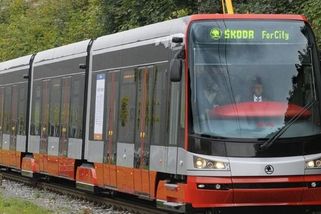 Praha horko těžko dohání manko v neklimatizovaných tramvajích 15T - Novinky